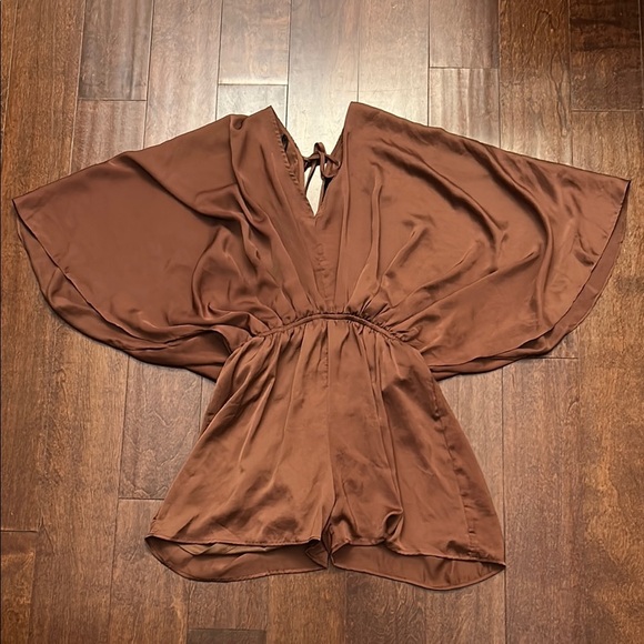 Aakaa Brown Satin-y Romper, Size Small, NWT - Picture 1 of 11